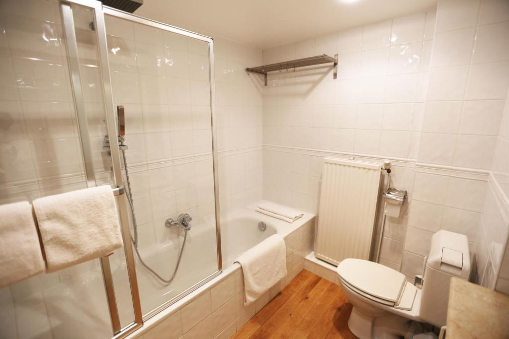 B&B Villa Leopoldine Brussels Guesthouse Ixelles Rum bild